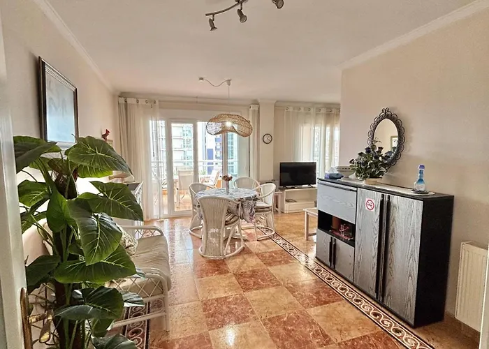 Sylvia, By Beach, Sea View, Promenade, Garage Appartement