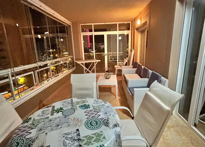 Sylvia, By Beach, Sea View, Promenade, Garage Appartement Calp