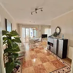 Sylvia, By Beach, Sea View, Promenade, Garage Apartament
