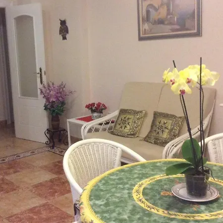 Apartment Sylvia, By Beach, Sea View, Promenade, Garage