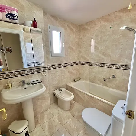 Διαμέρισμα Sylvia, By Beach, Sea View, Promenade, Garage Κάλπε